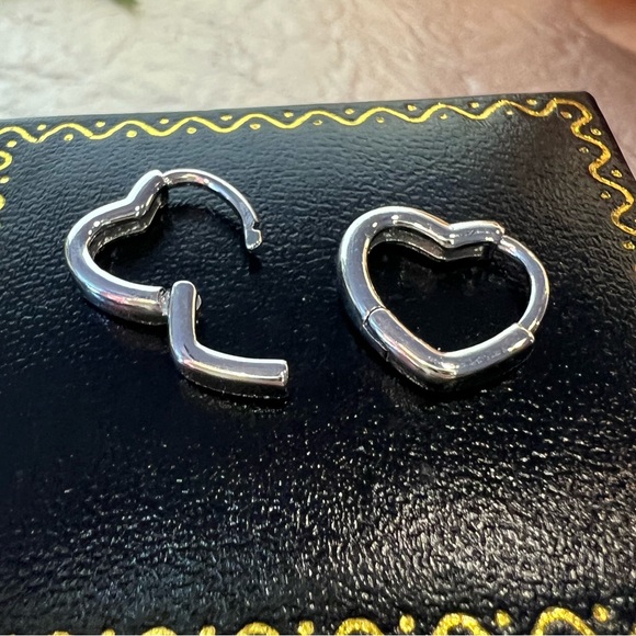 New! White Gold Heart Huggie Hoops. Small heart shaped hoop earrings - Picture 8 of 8